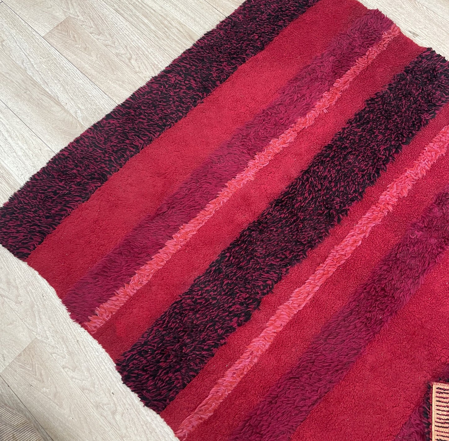 Swedish Rya rug texture and long wool pile detail with full lush well-preserved condition and natural sheen