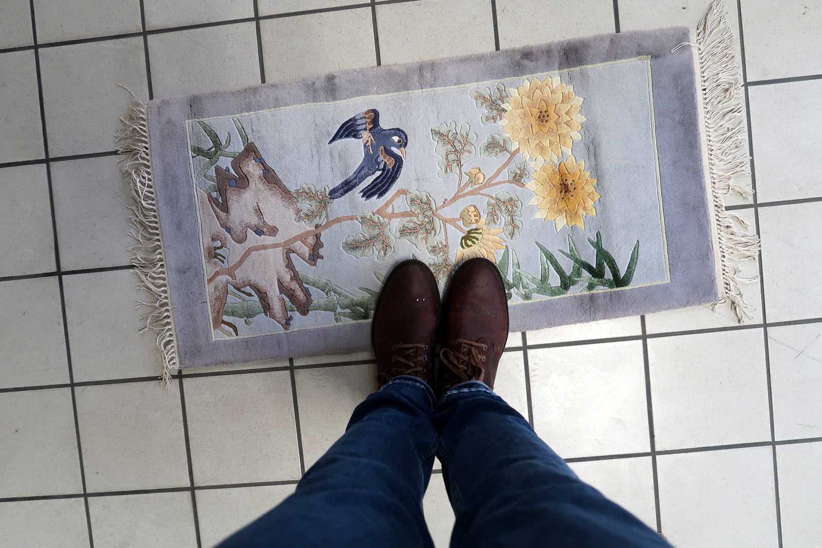 Fringed Edges in Good Condition on Handmade Vintage Chinese Art Deco Silk Rug - 1970s