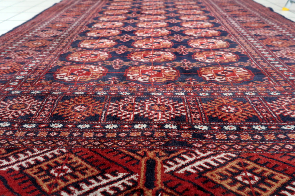 A close-up of the wool fibers, highlighting the rug’s soft texture