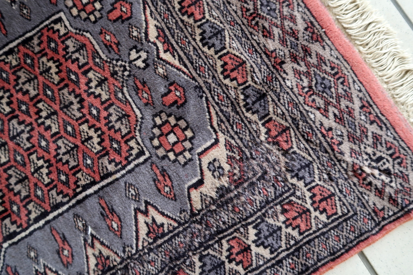 Traditional Uzbek wool rug pattern