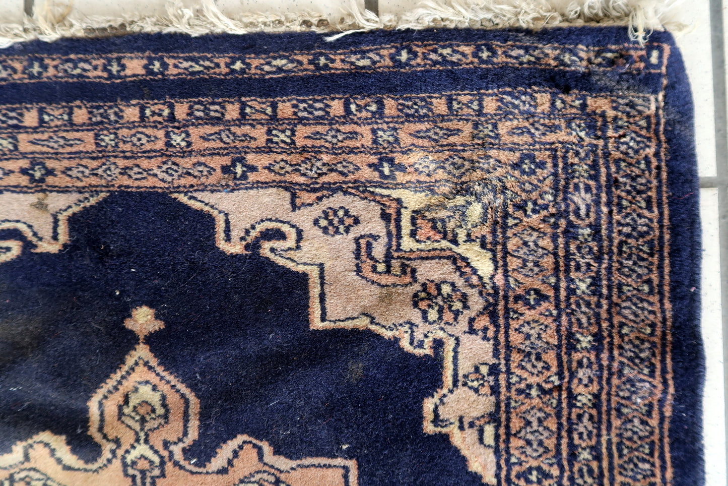 1960s Uzbek wool rug β central medallion