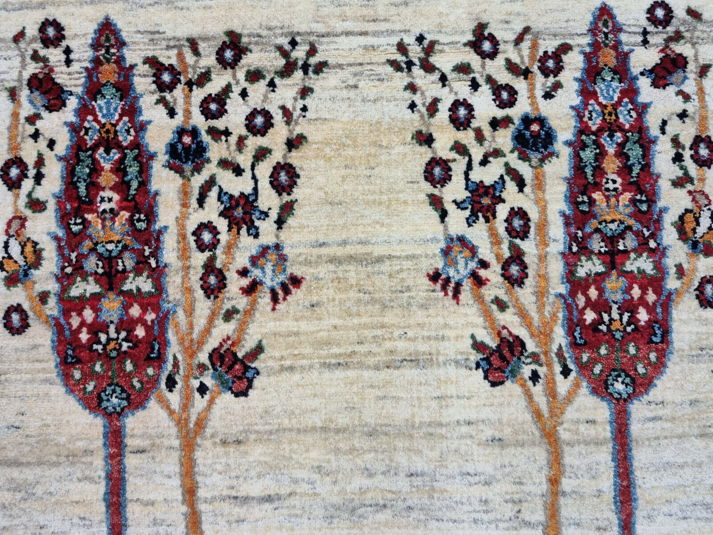 Overhead view of rug dimensions and symmetrical design