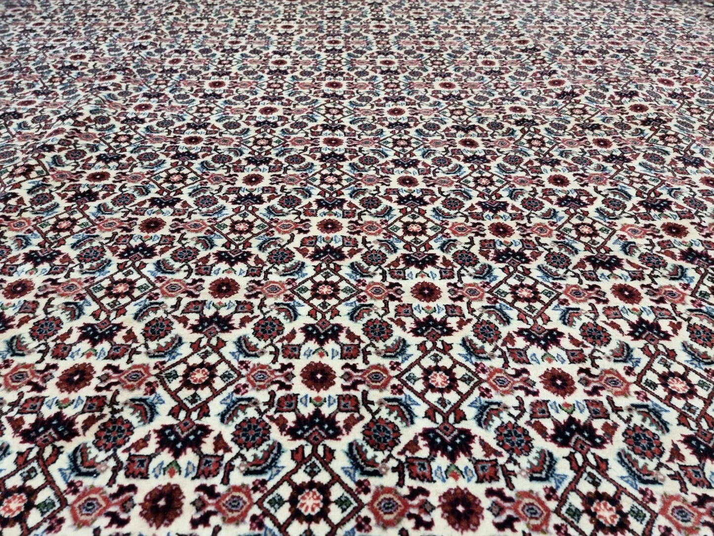 1980s Persian rug craftsmanship