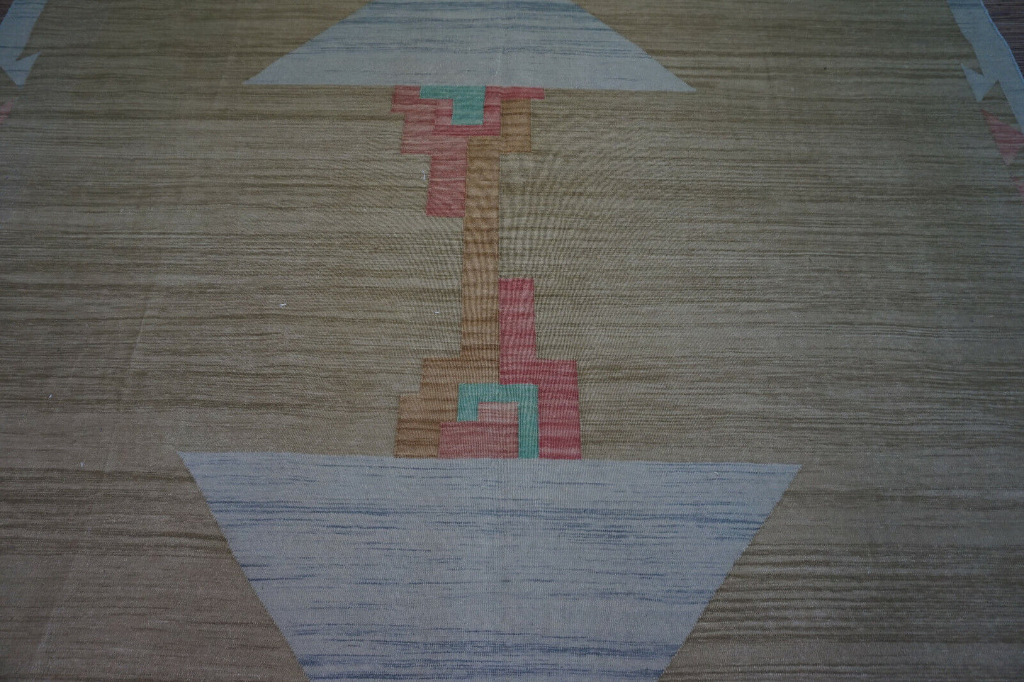 Breathe new life into your decor: Handwoven Indian Kilim Rug in classic brown, pink & white (6.5' x 8.2').