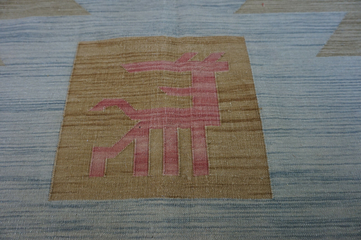A touch of bohemian charm: Handwoven Indian Dhurrie Kilim Rug in warm brown, pink & white (6.5' x 8.2').