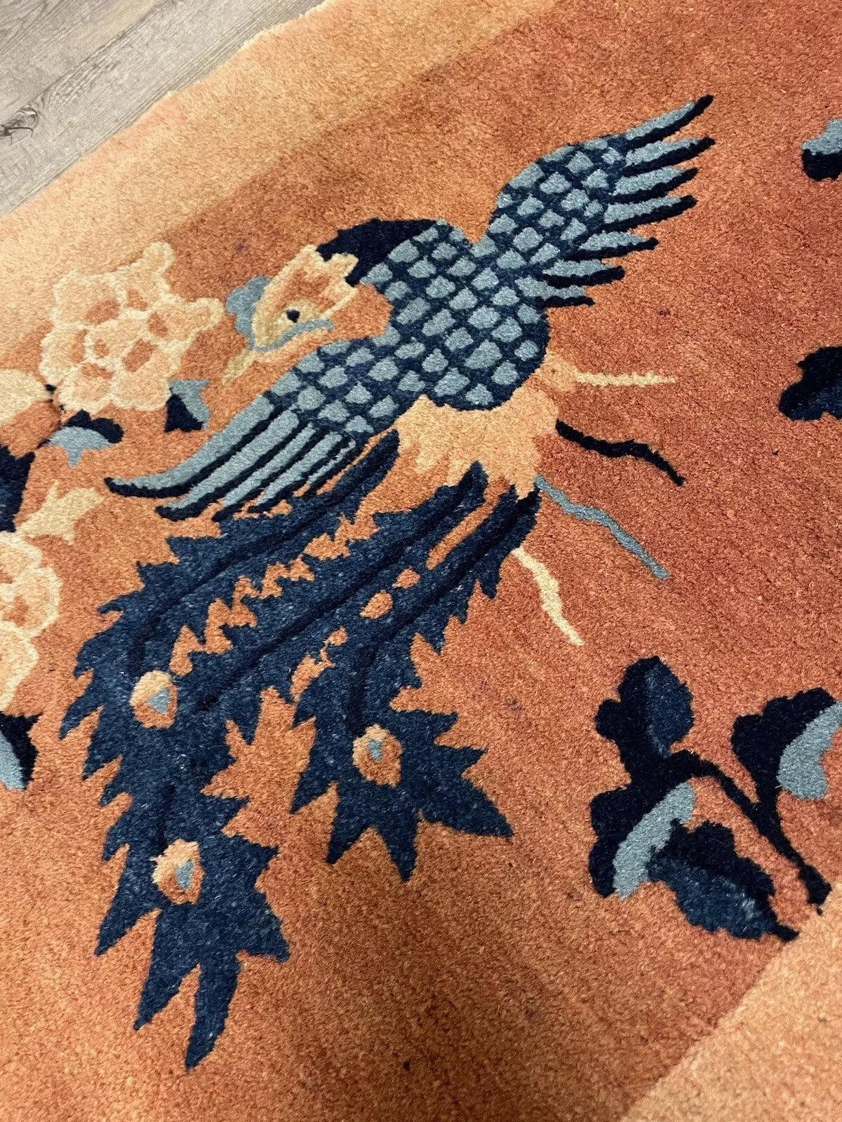 Floral Chinese Rug – Beautiful Design with Art Deco Influences