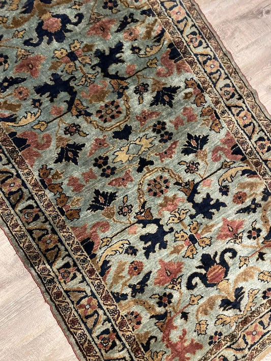 1920s Persian Lilihan Rug with Central Medallion and Floral Motifs
