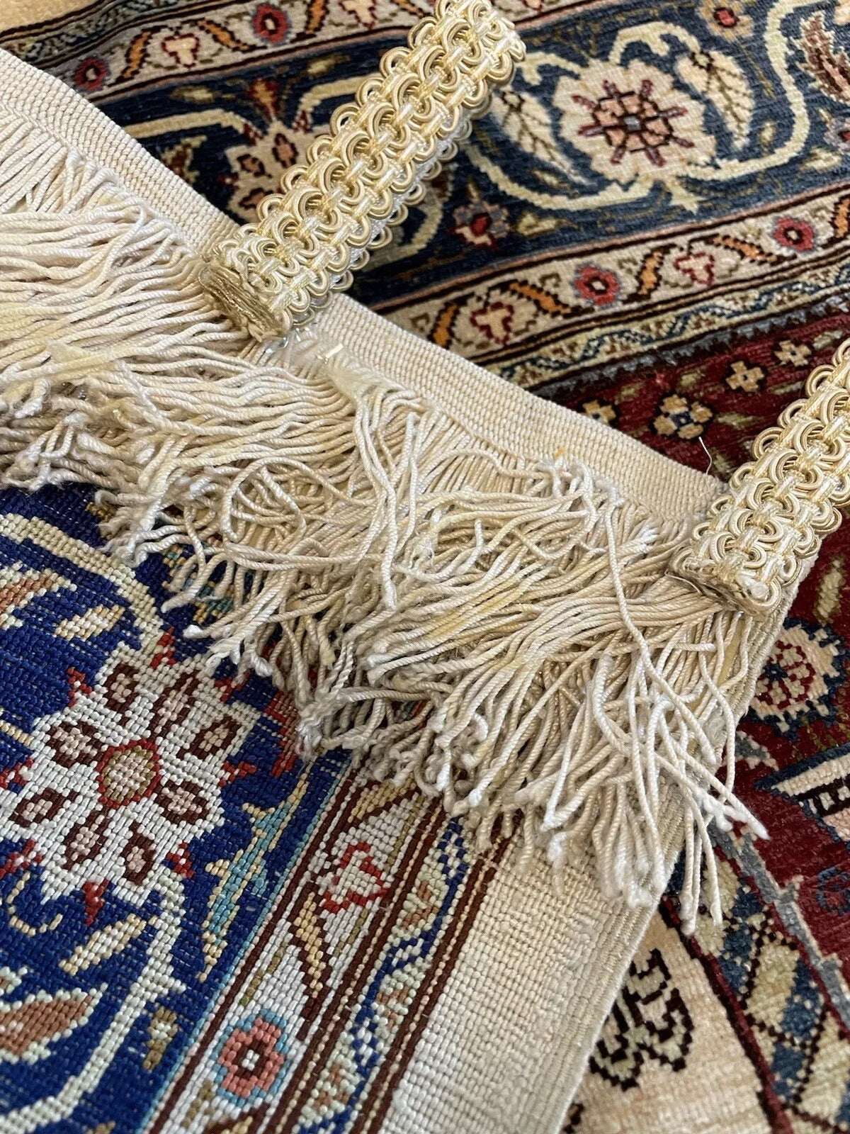 Framed Hereke silk rug – a masterpiece of Turkish weaving