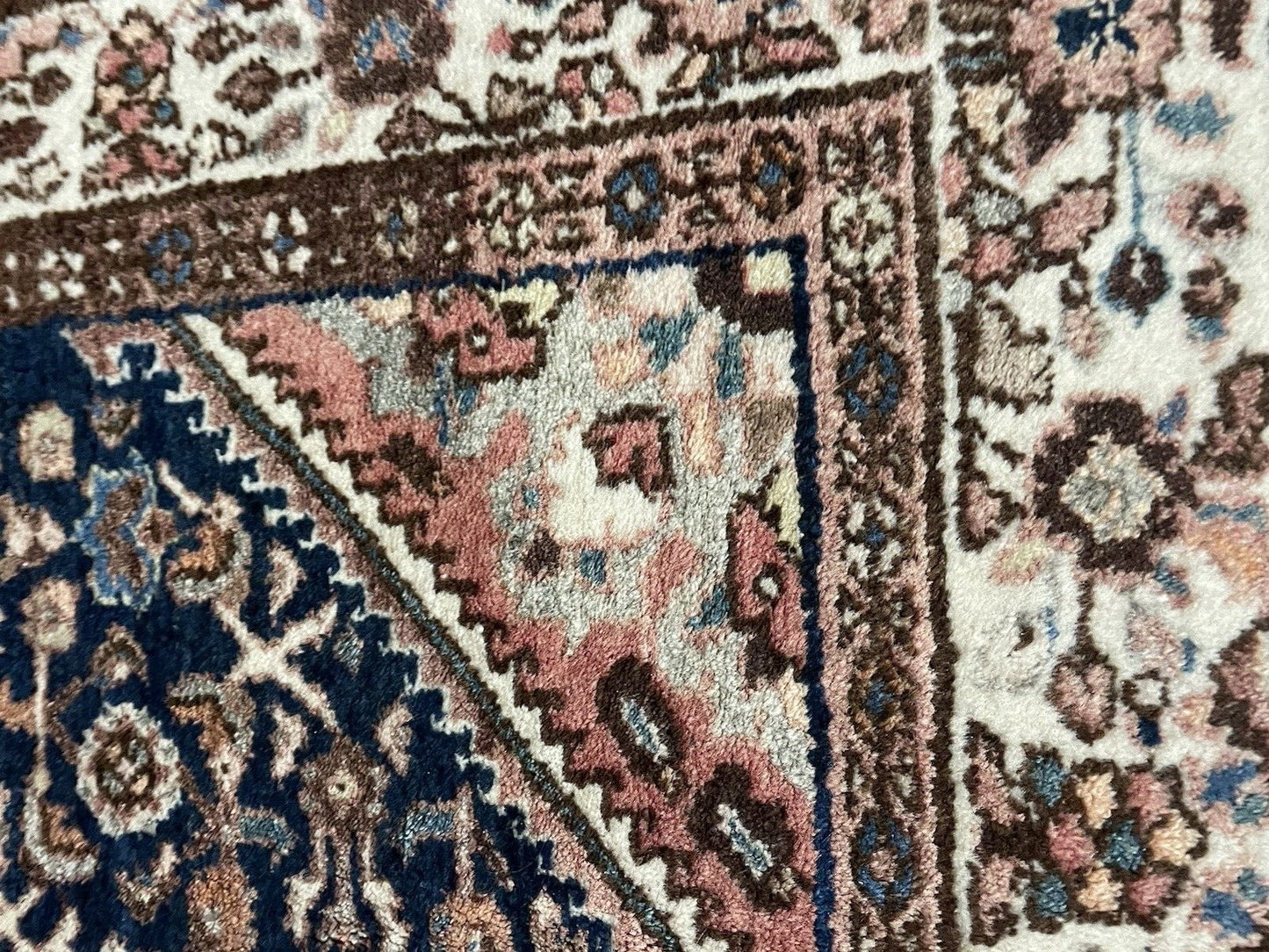 Persian Hamadan runner with symmetrical knot construction