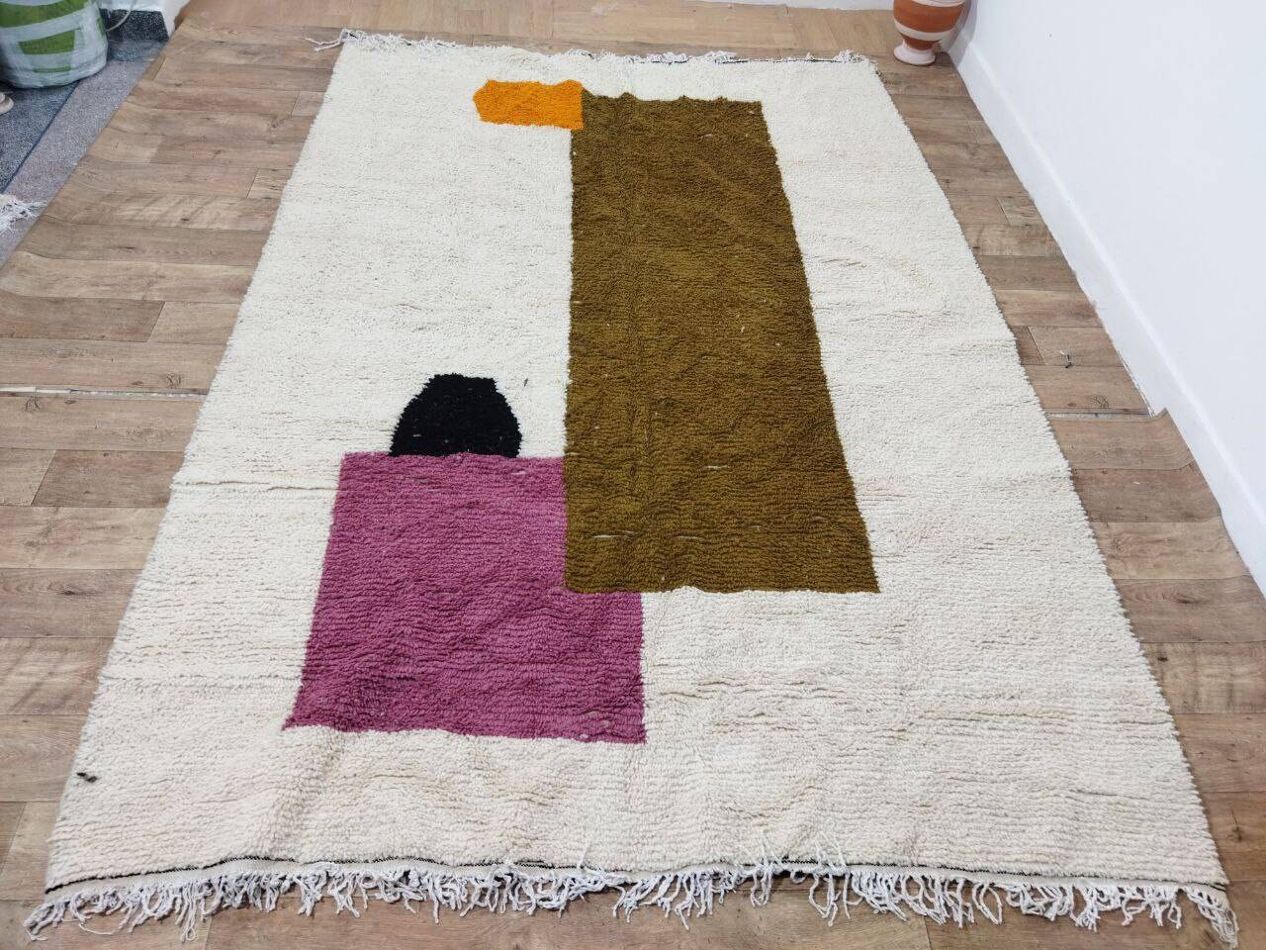 Purple square accent with tight hand-knotted texture