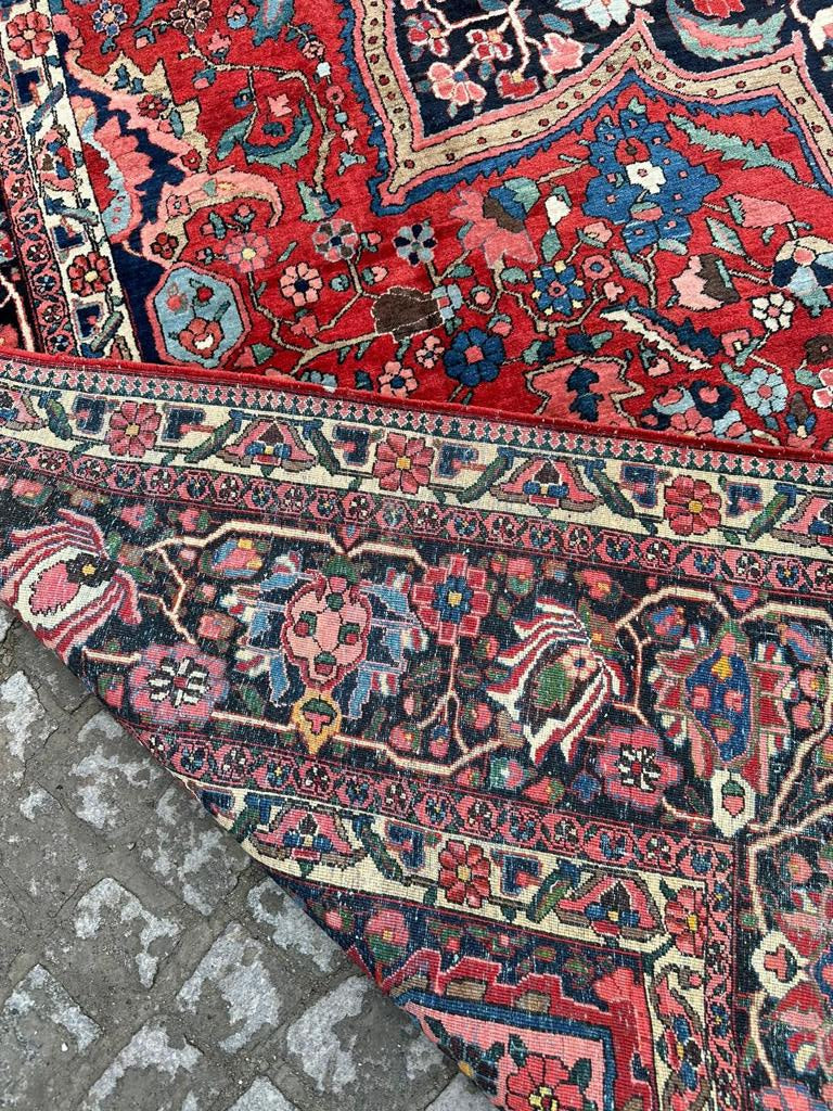 Back view of the rug displaying its construction and dimensions