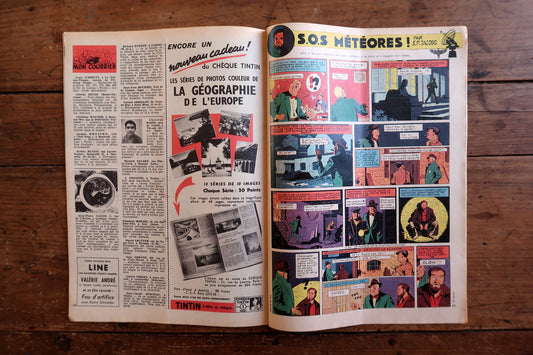 Back cover and spine detail of a February 5, 1959 Tintin comic magazine in good vintage condition with a visible central fold, light creases, edge wear, and minor scuffs on cover and spine.