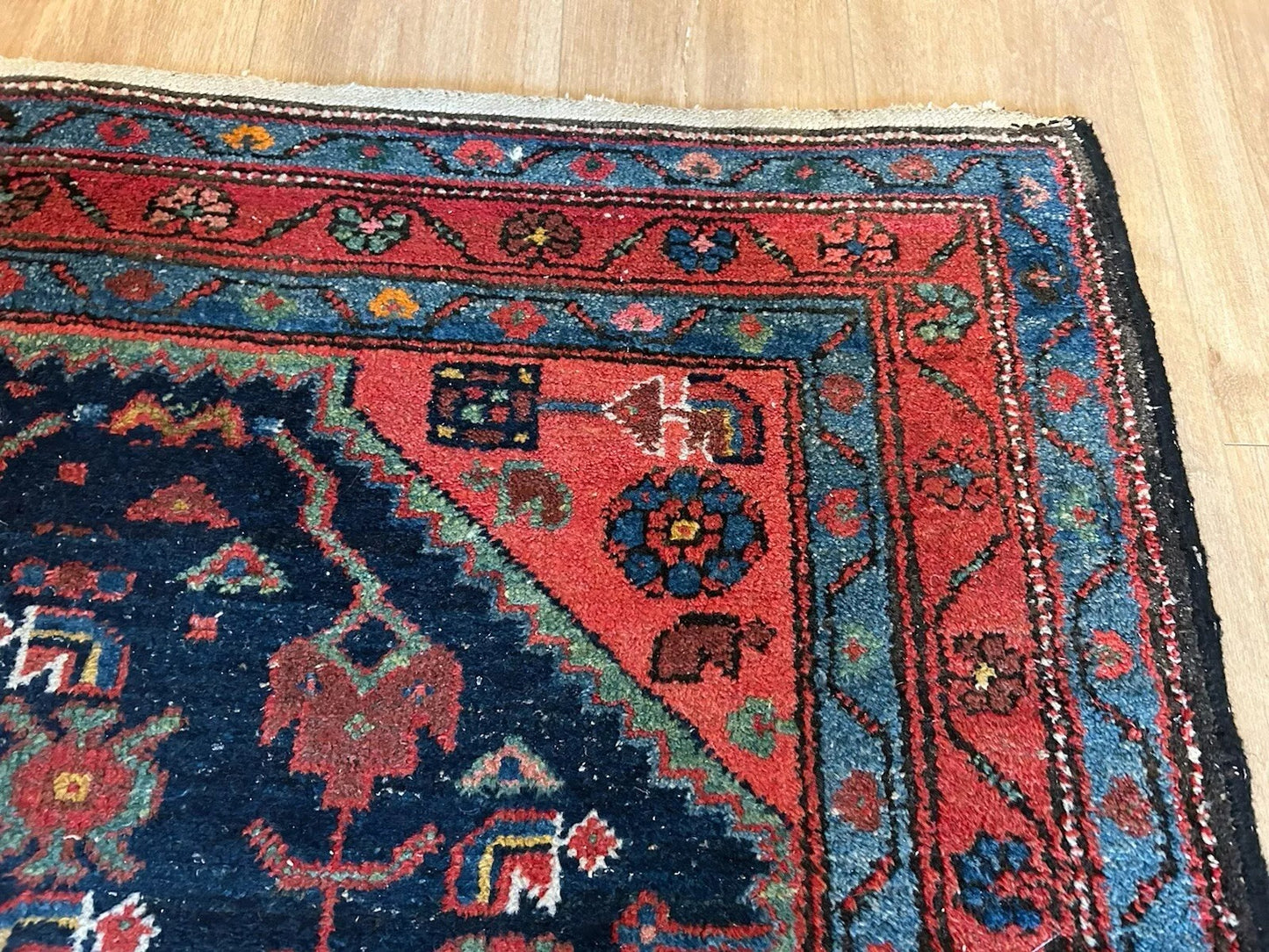 Persian Hamadan rug with classic tribal medallion and elegant borders