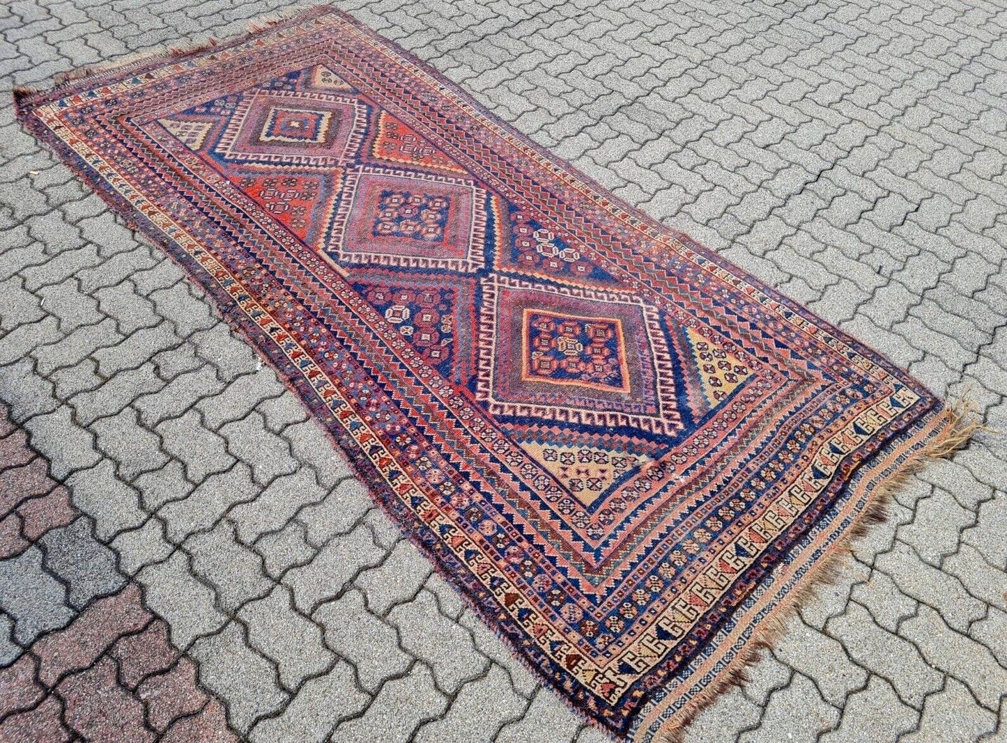 Full view of 1900s Persian Gashkai wool rug