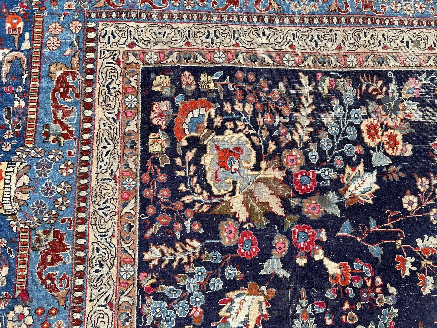 Medallion center of hand-knotted Kashan rug