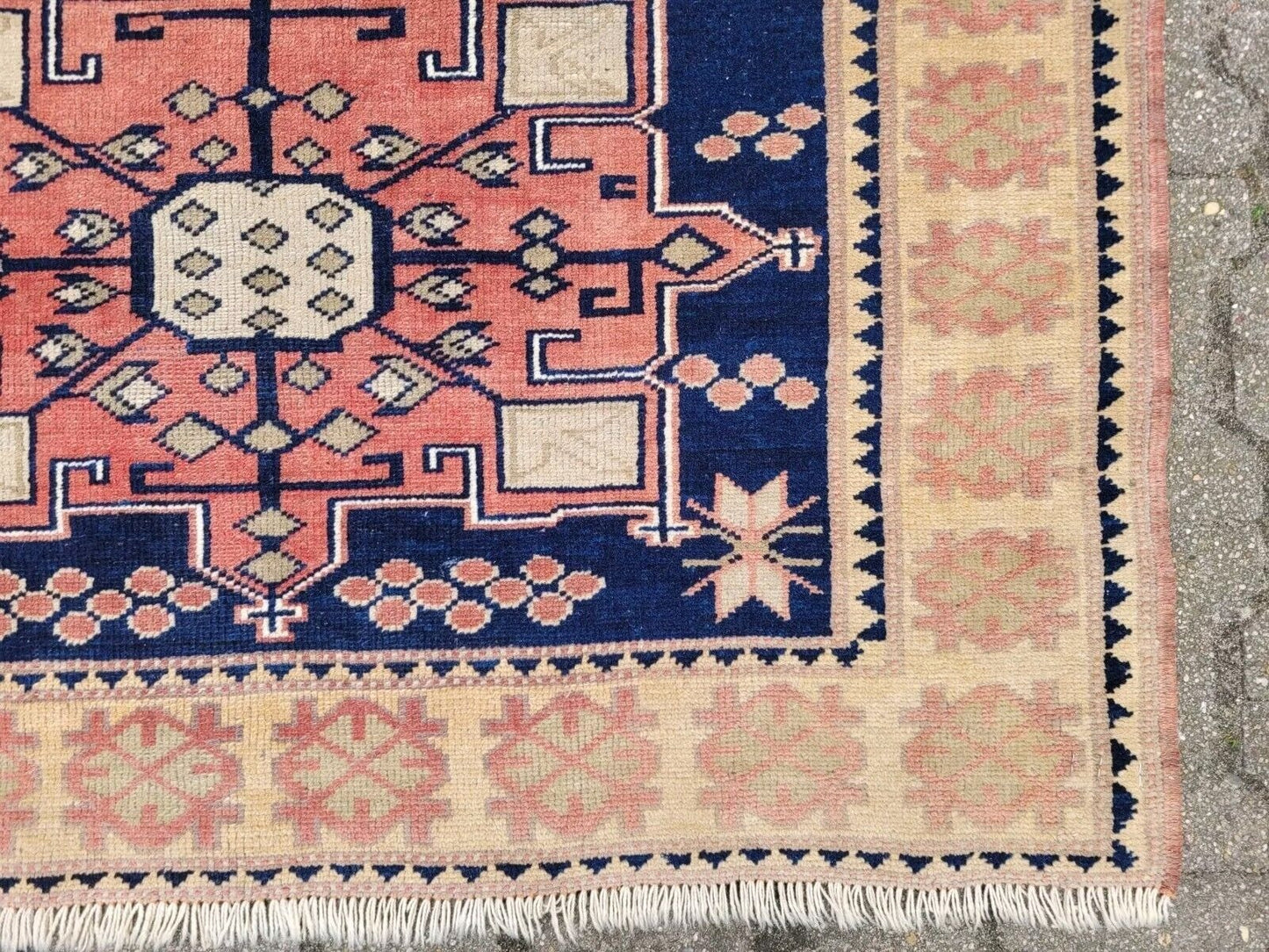 Soft texture and low pile of vintage Kars carpet