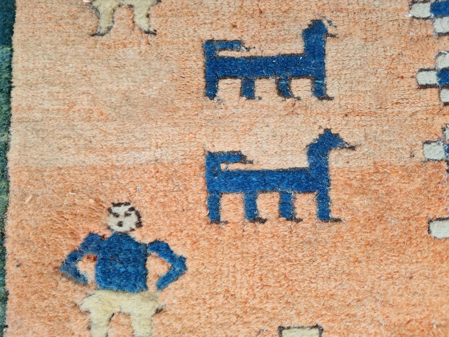 Hand-knotted Persian tribal Gabbeh detail