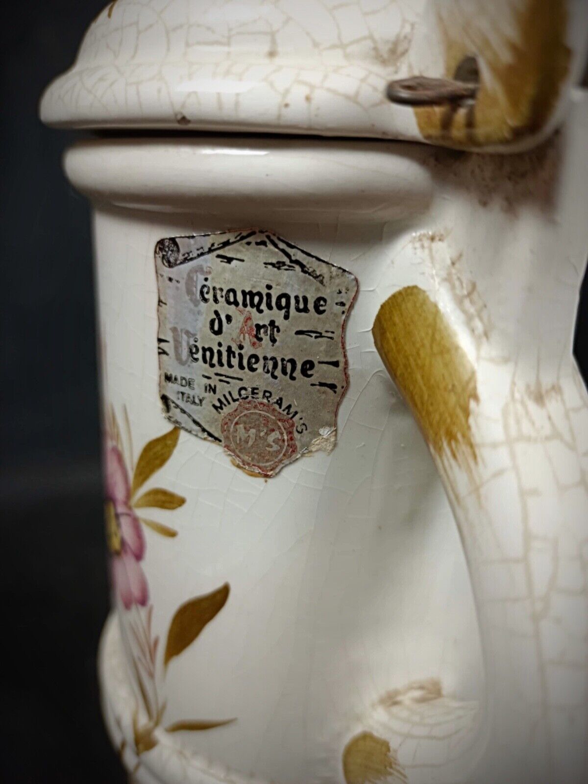 Early 20th-century Italian teapot in pastel glaze