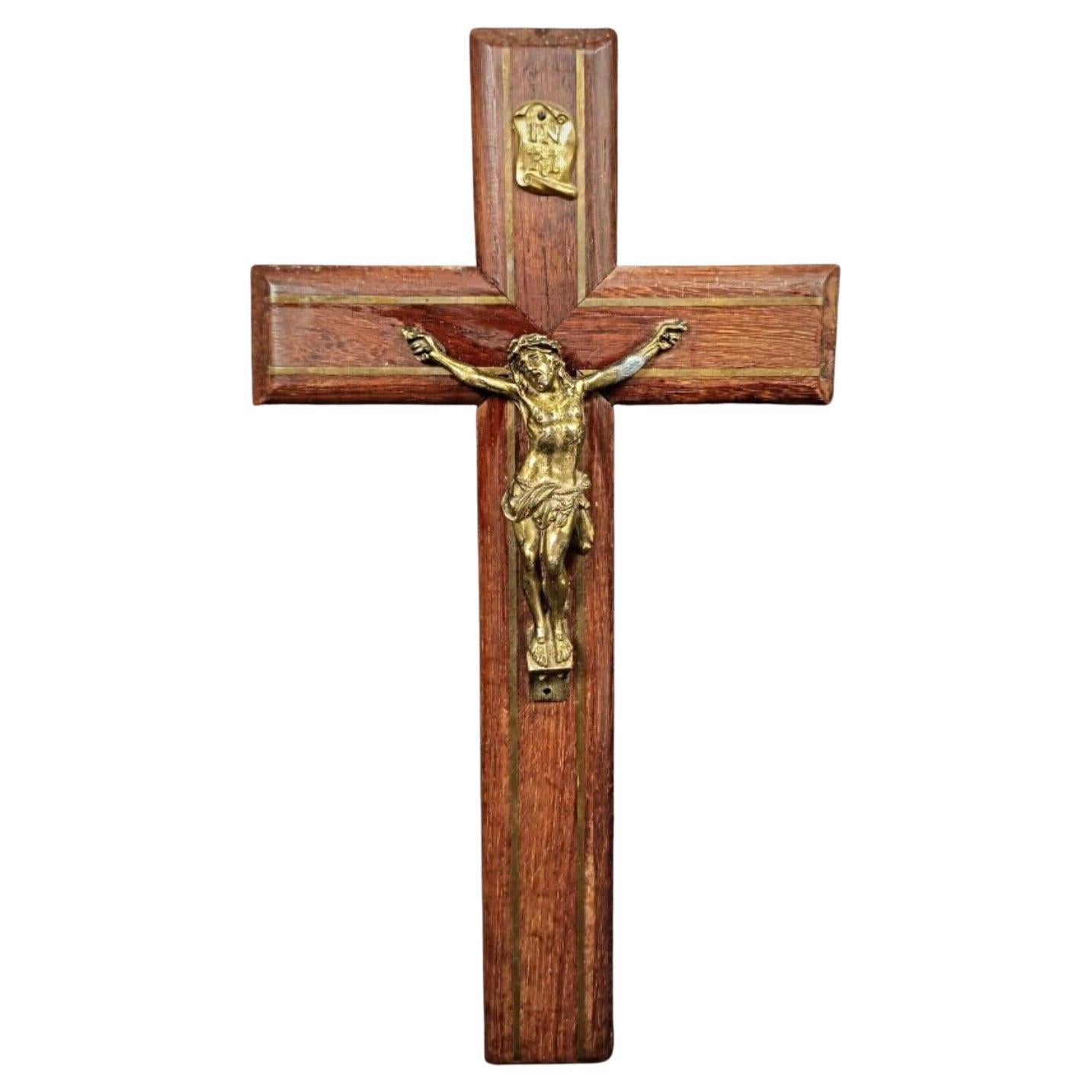 Vintage wooden crucifix with spelter Christ figure full view