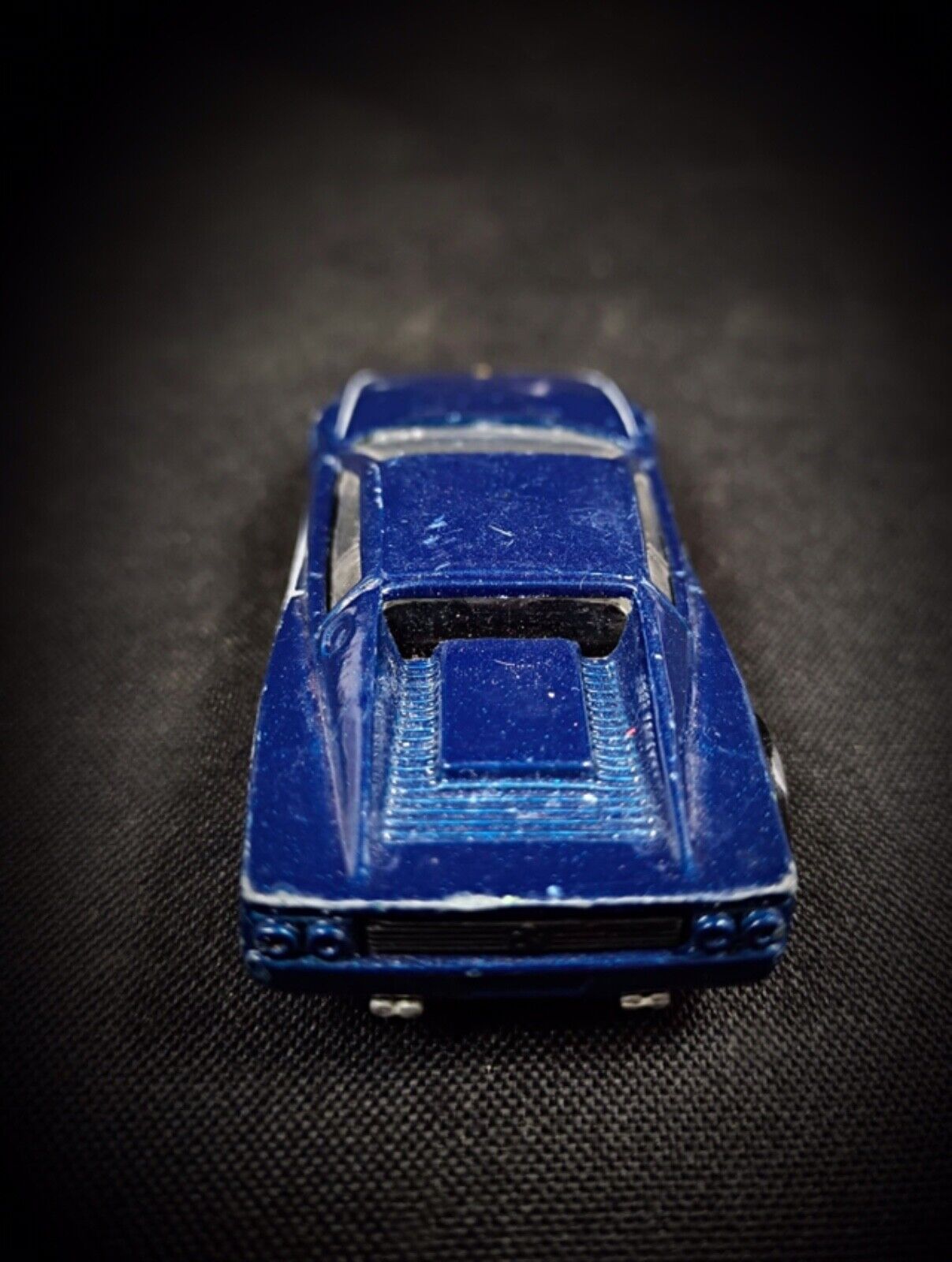 Profile view highlighting Testarossa-era body lines