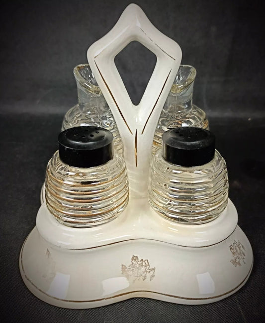 Floral "China" design detail on faience bases