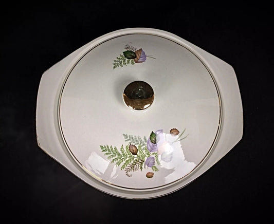Overall presentation of this rare tureen