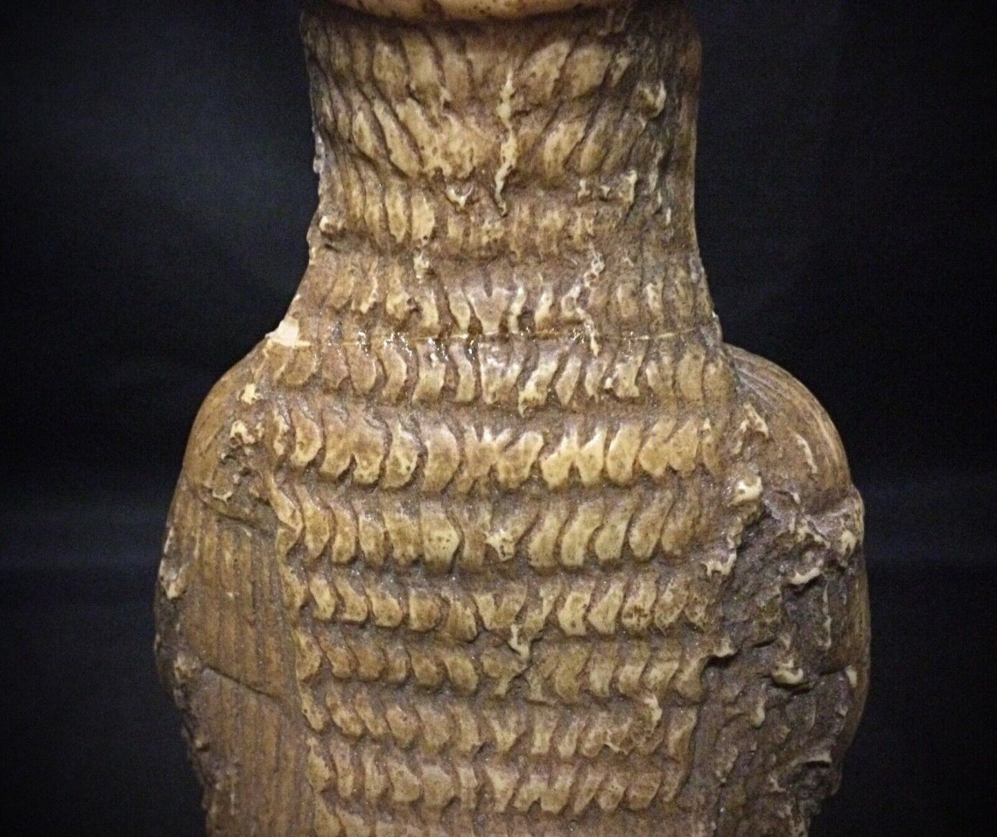 Compact size of the "Laryballe" female figure for home decor.