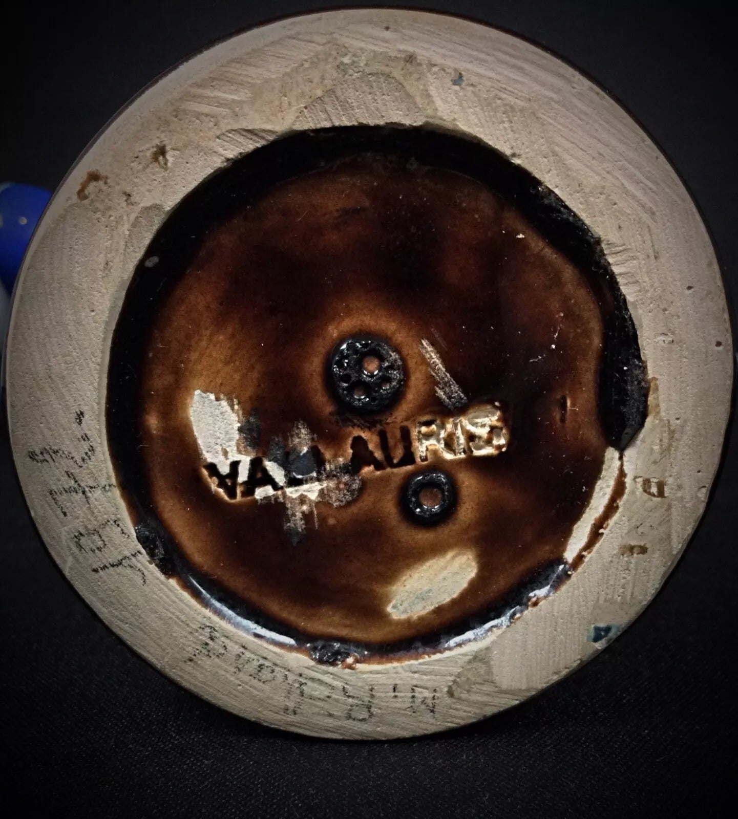 Small vintage soliflore 24.5 cm height with 3.3 inch body diameter weighing 1.16 pounds