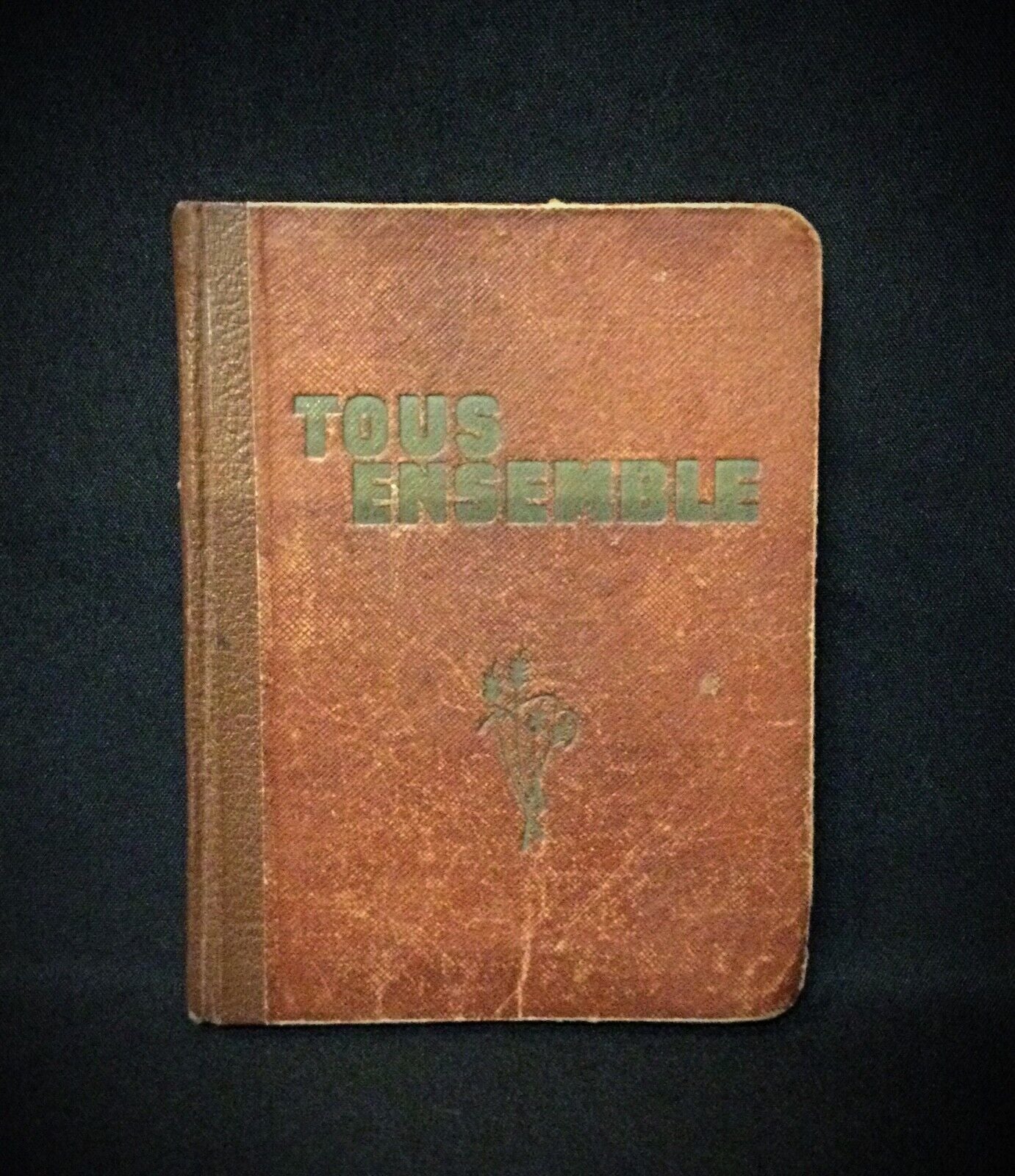 Close-up of book cover of "Retour en Chrétienté"