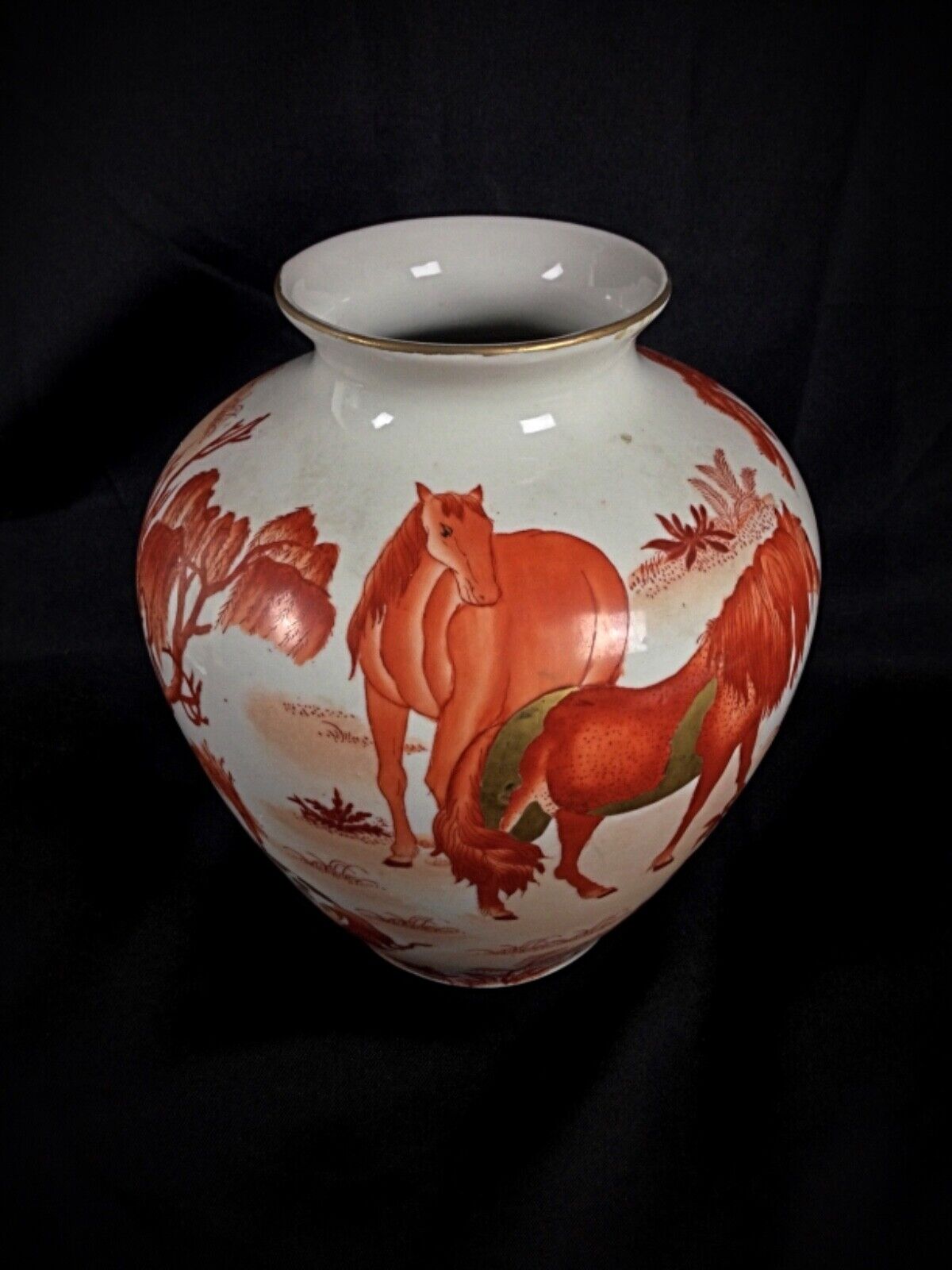 Signed "L'art de Chine" at the base of the hand-painted vase