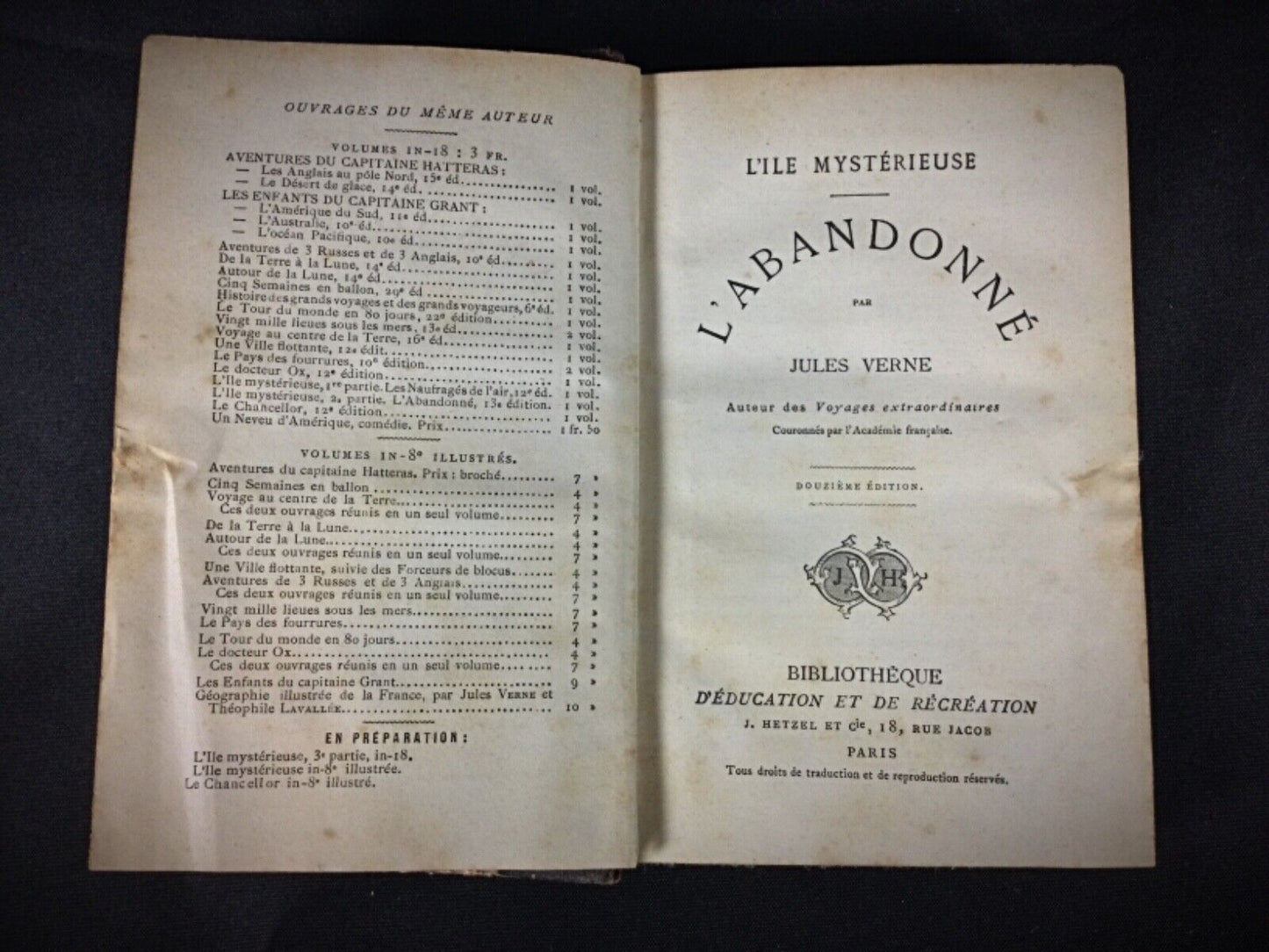 Vintage French book by Jules Verne - L'île mystérieuse