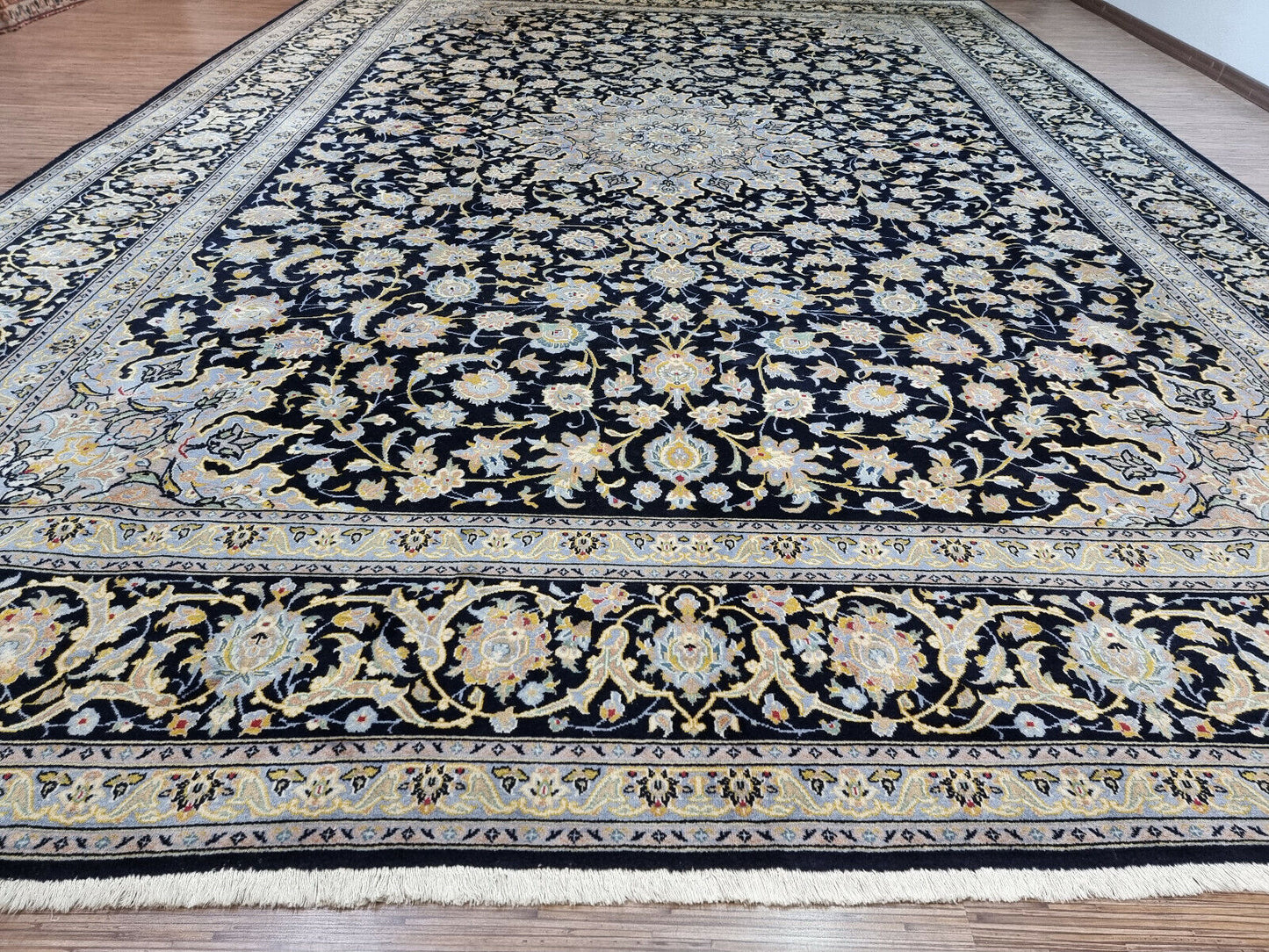Detailed Pattern on Handmade Vintage Persian Kashan Rug - 1970s