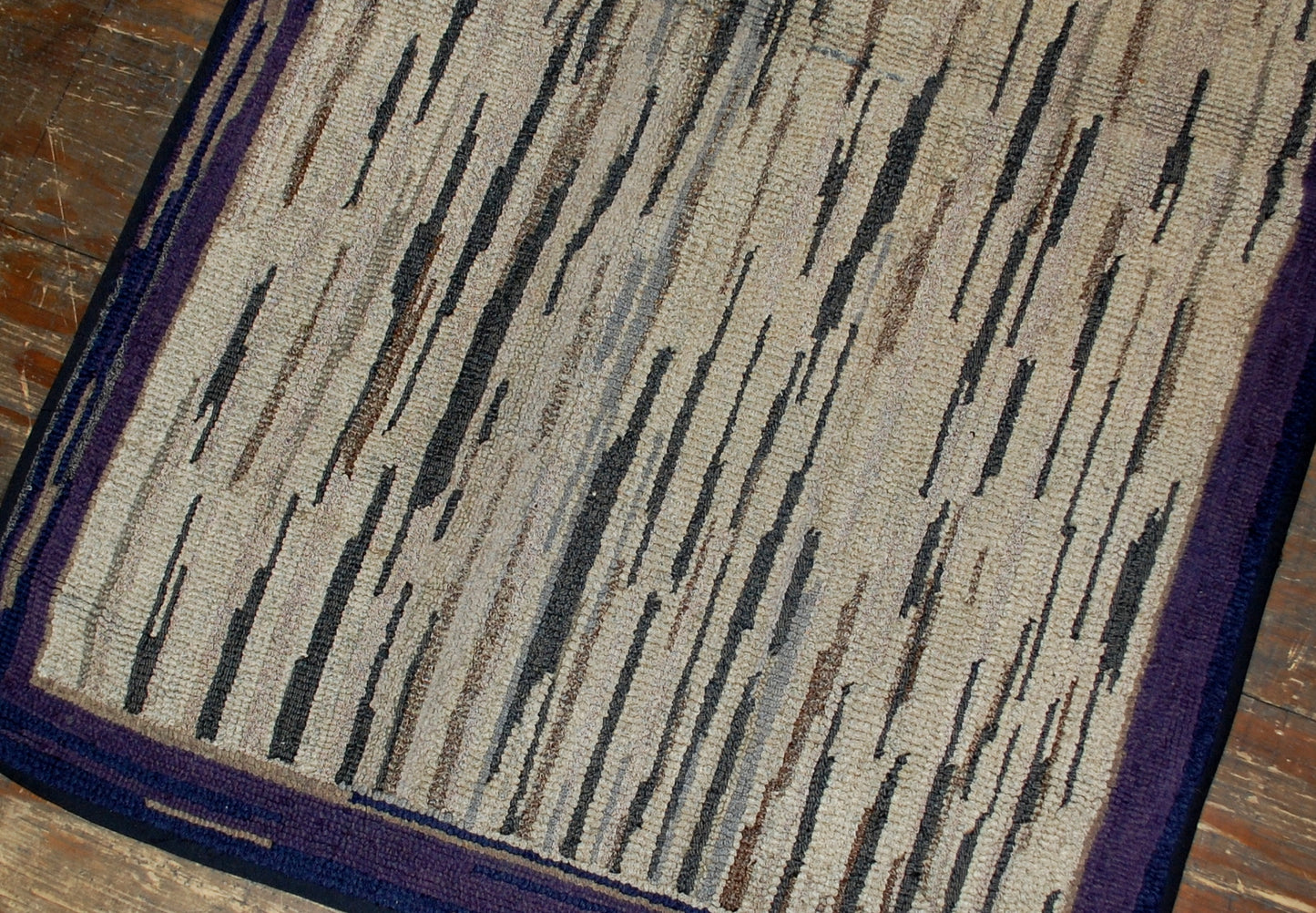 Handmade antique American hooked rug in original good condition. The rug made in geometric design in the beginning of 20th century.