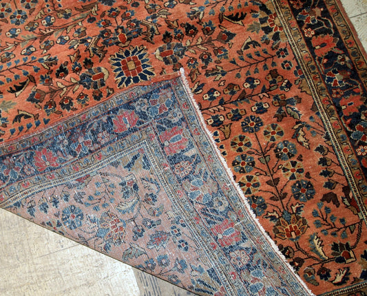 Handmade antique Persian Sarouk rug 1920s