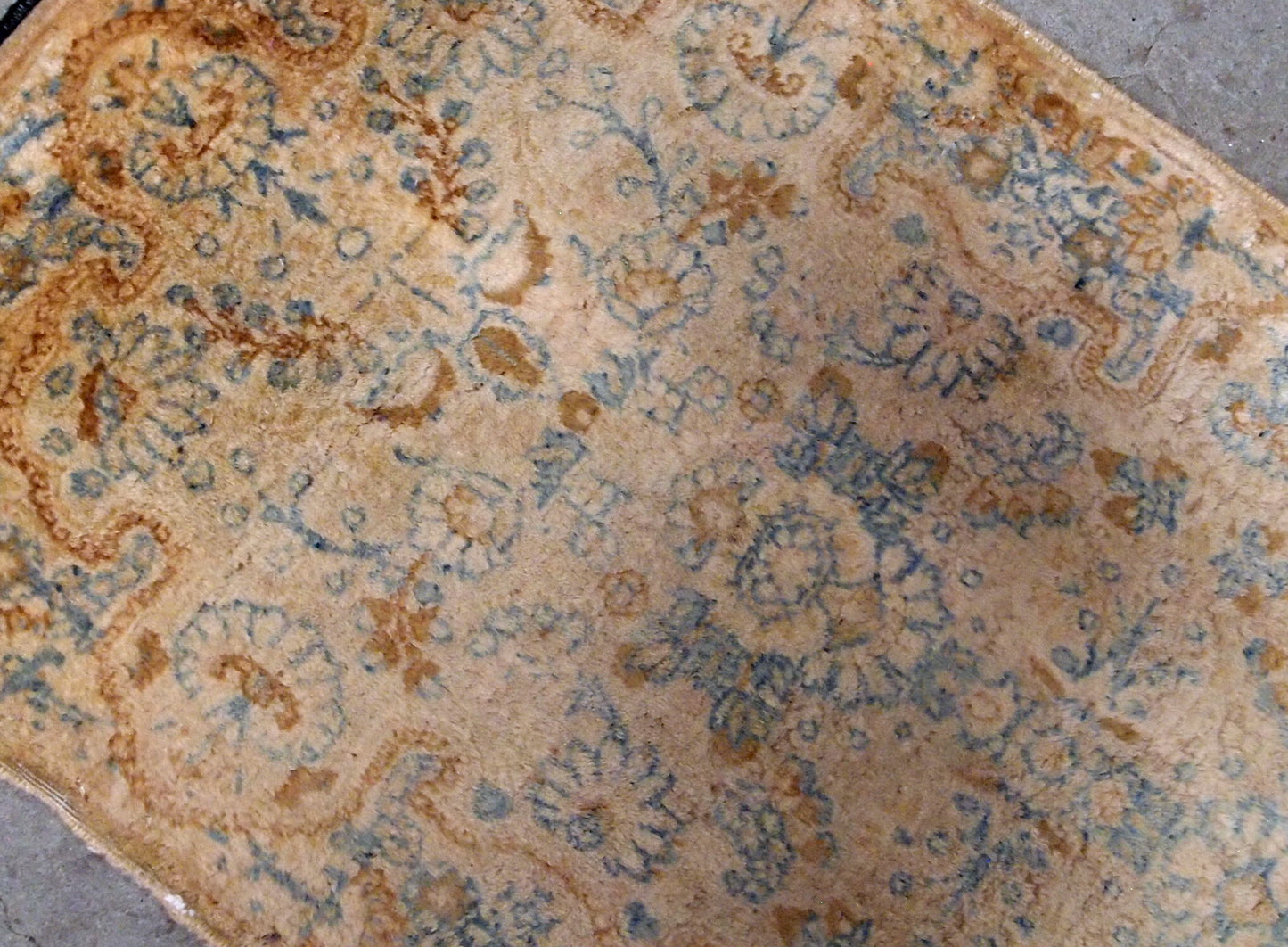 Handmade antique Persian Kerman rug 1920s