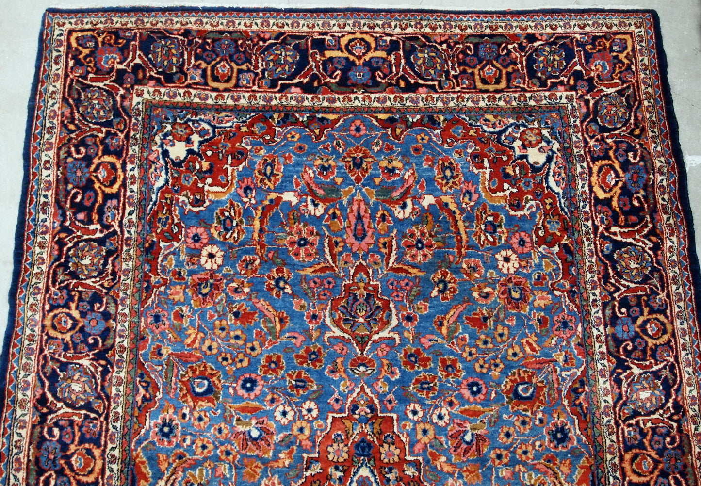 Handmade antique Persian Kashan rug 1900s