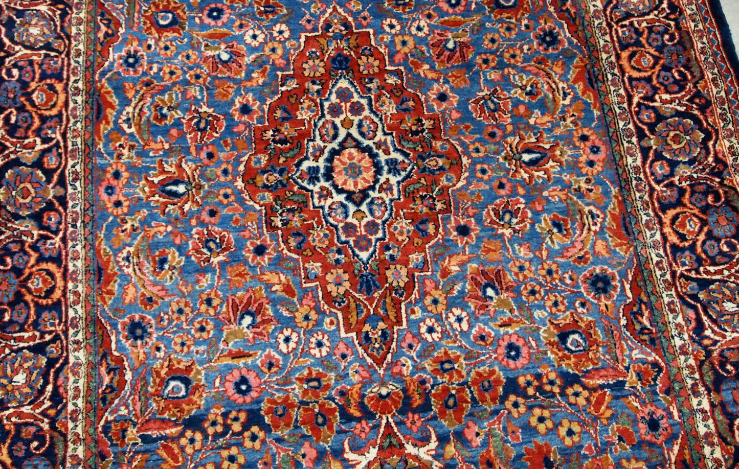 Handmade antique Persian Kashan rug 1900s