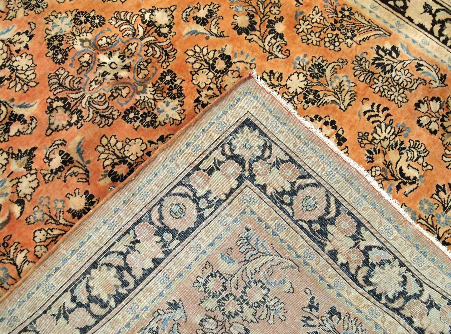 Handmade antique Persian Sarouk rug 1920s