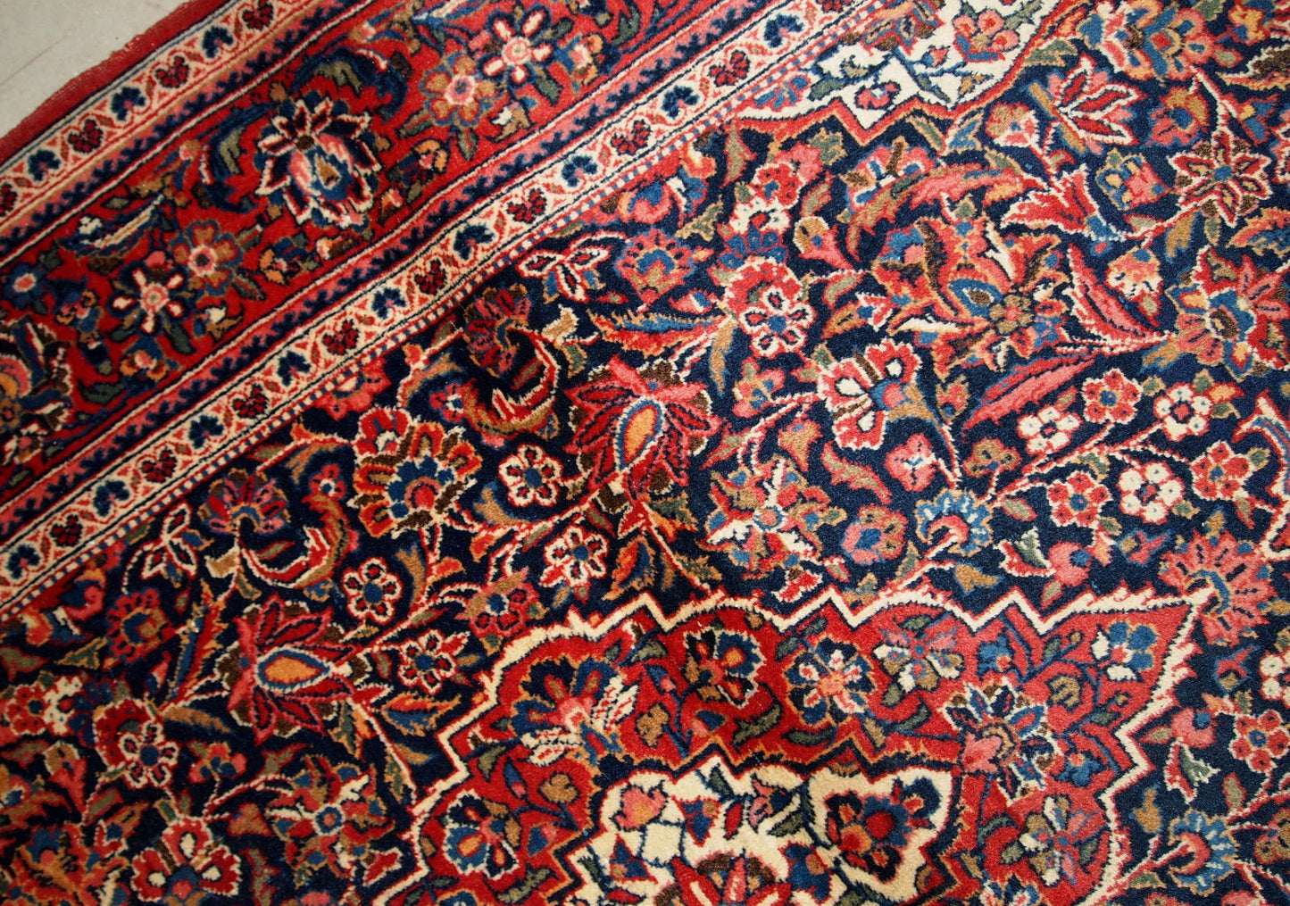 Handmade antique Persian Kashan rug 1910s