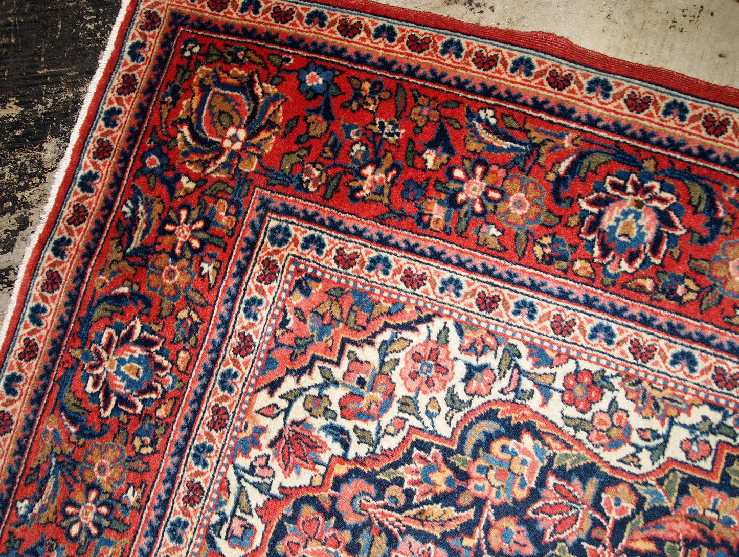 Handmade antique Persian Kashan rug 1910s