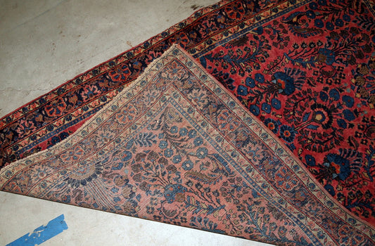 Handmade antique Persian Sarouk rug, 1910s