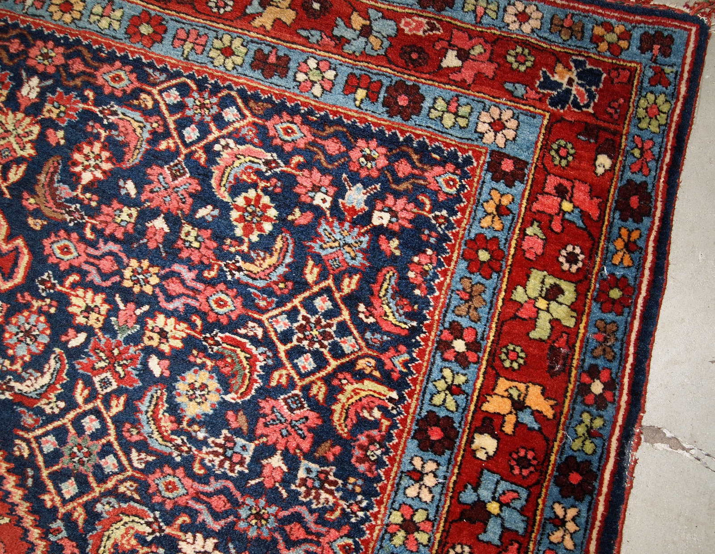 Handmade antique Persian Bidjar rug, 1900s