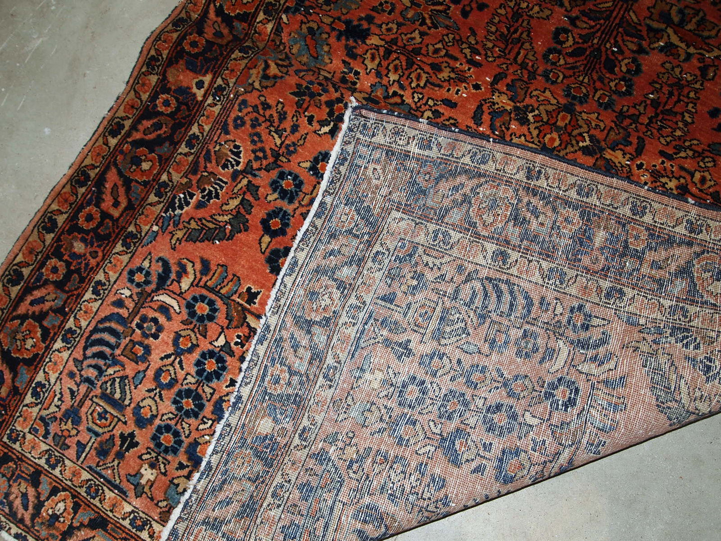 Handmade antique Persian Sarouk rug, 1920s
