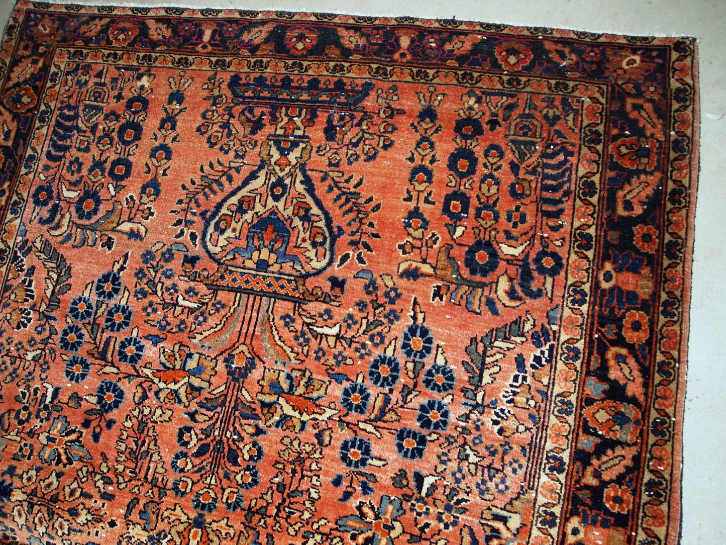 Handmade antique Persian Sarouk rug, 1920s