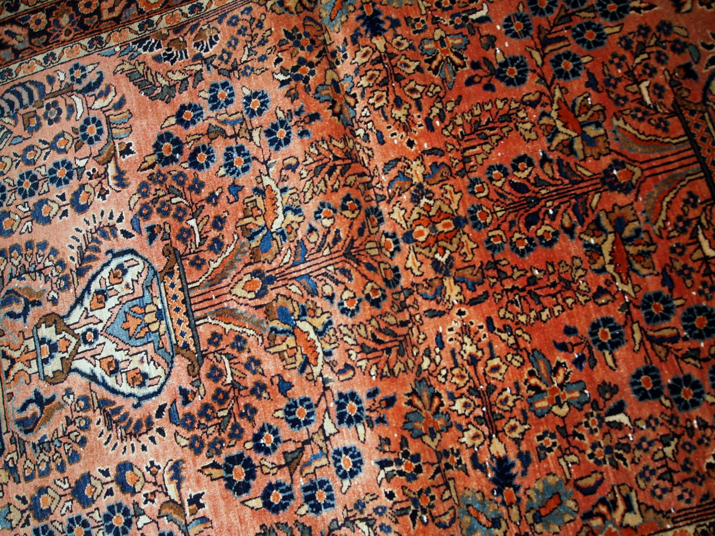 Handmade antique Persian Sarouk rug, 1920s