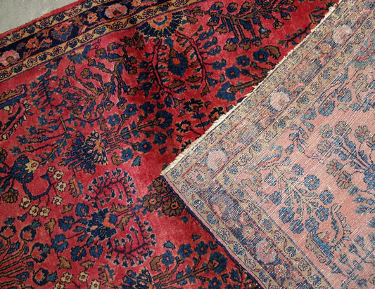Handmade antique Persian Sarouk rug, 1920s