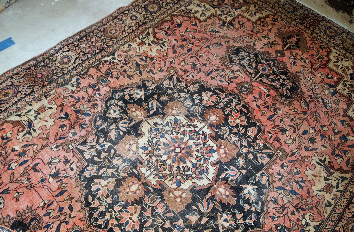 Handmade antique Persian Sarouk Farahan rug, 1880s
