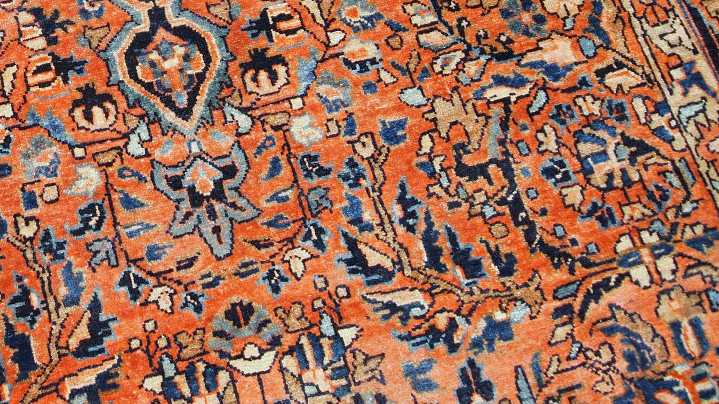 Handmade antique Persian Sarouk rug, 1920s