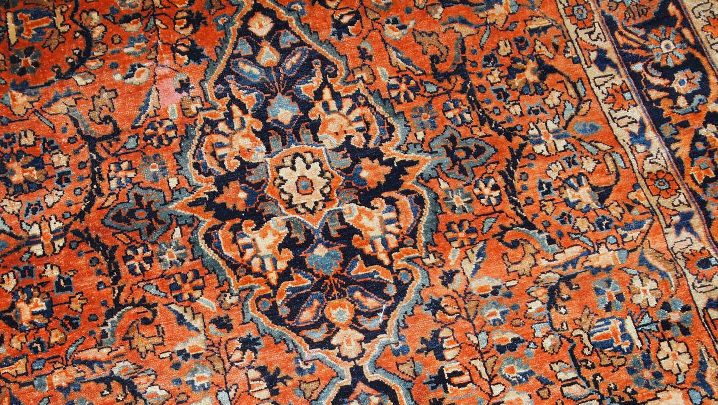 Handmade antique Persian Sarouk rug, 1920s