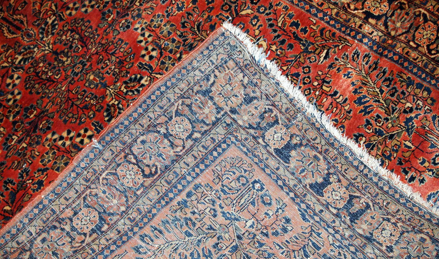 Handmade antique Persian Sarouk rug, 1920s